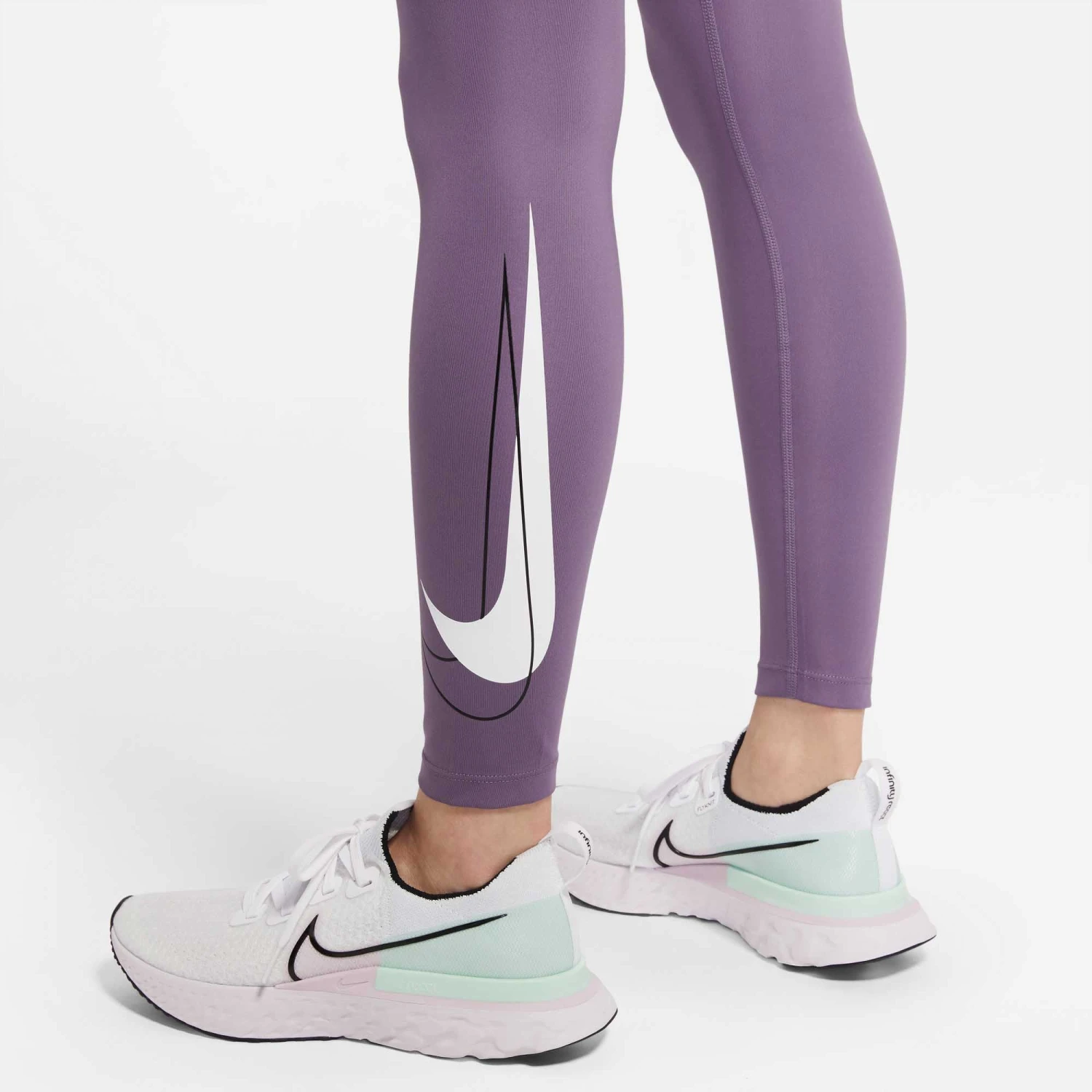 Nike | Women's Dri-Fit Swoosh Run 7/8 Tight - Image 3