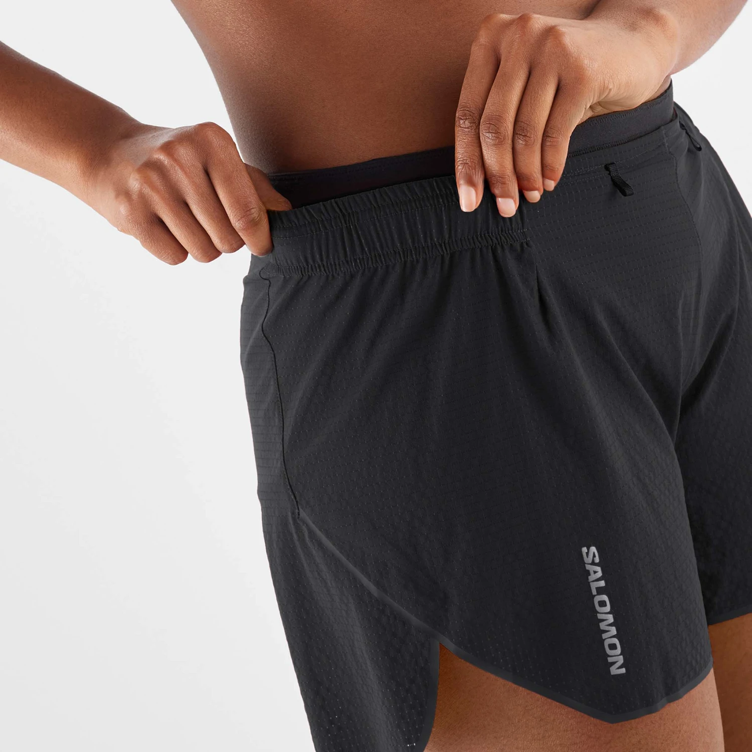 Salomon | Women's Sense Aero 5'' Shorts - Image 4