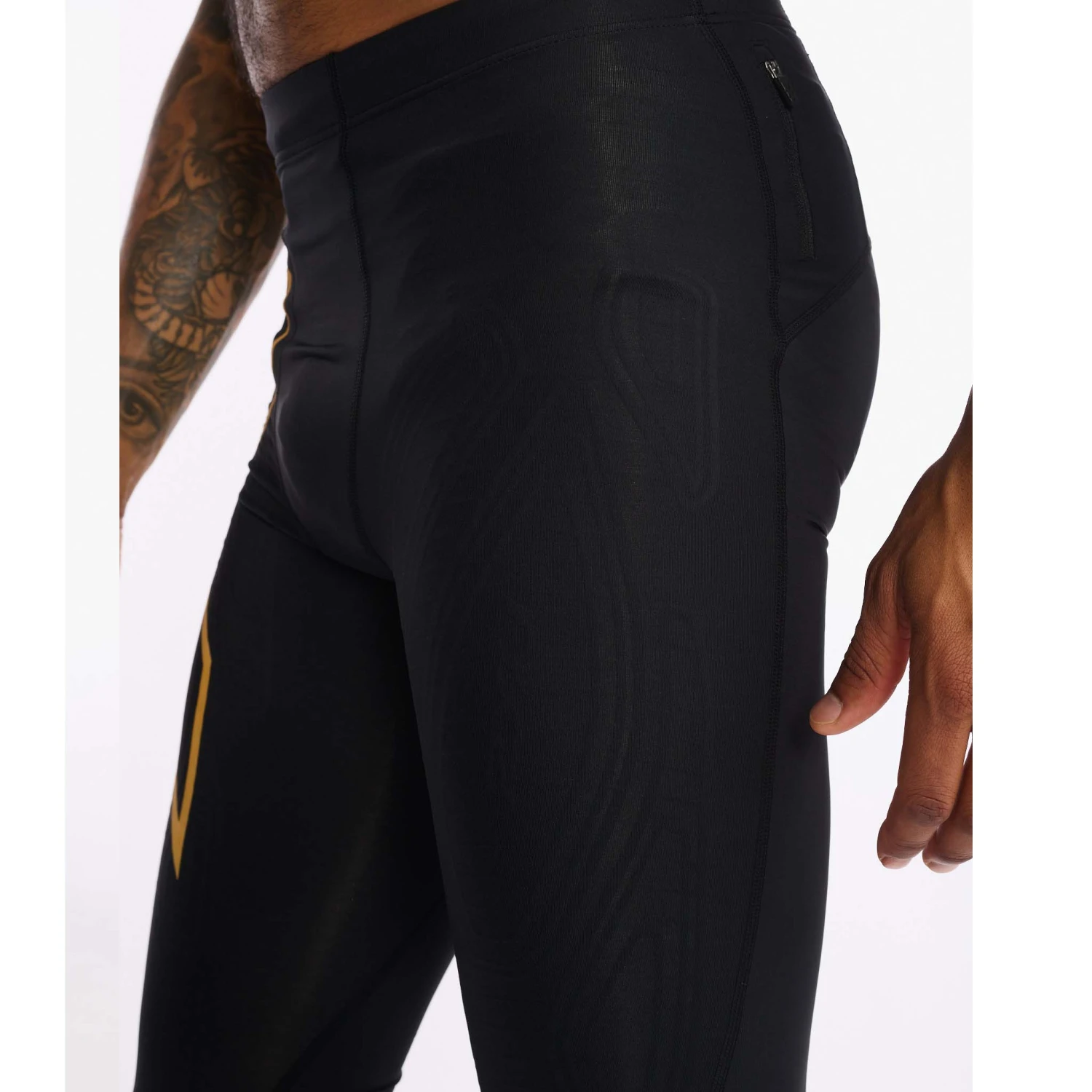 2XU | Men's Light Speed Compression Tight - Black - Image 3