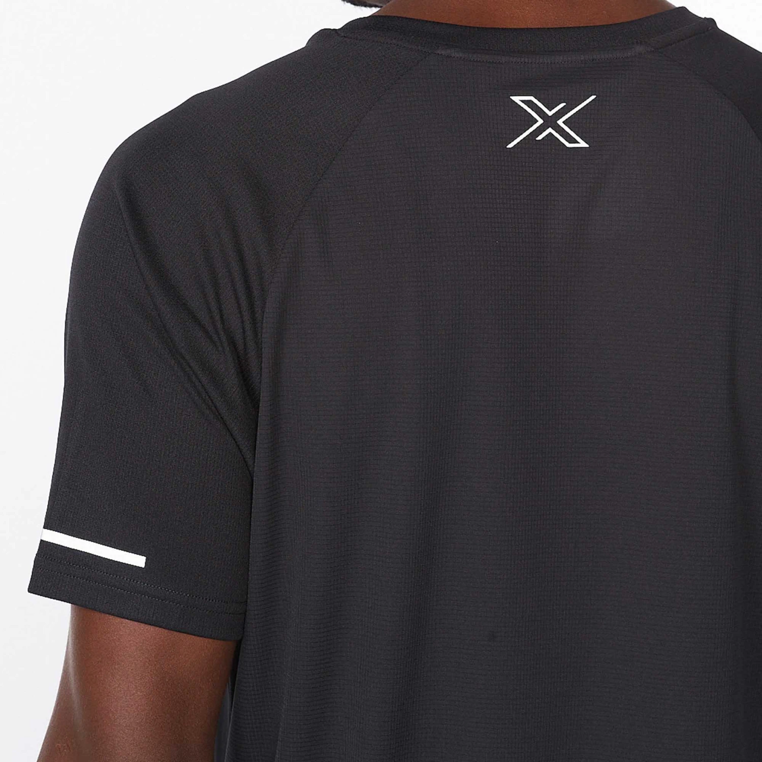 2XU | Men's Aero Tee - Black - Image 5