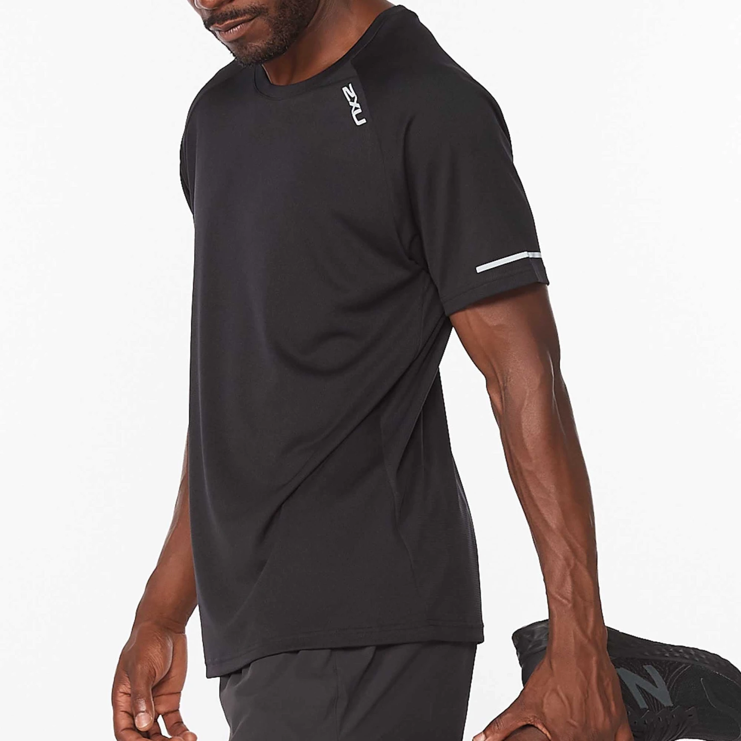 2XU | Men's Aero Tee - Black - Image 3