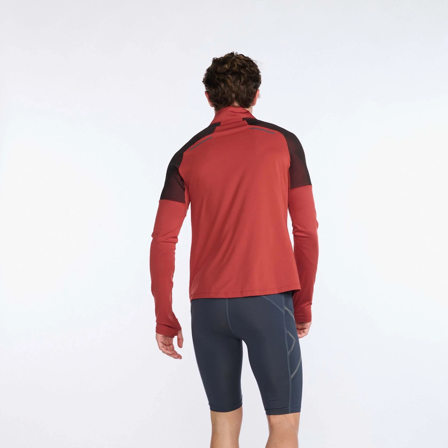 2XU | Men's Light Speed 1/2 Zip - Chilli Oil - Image 2