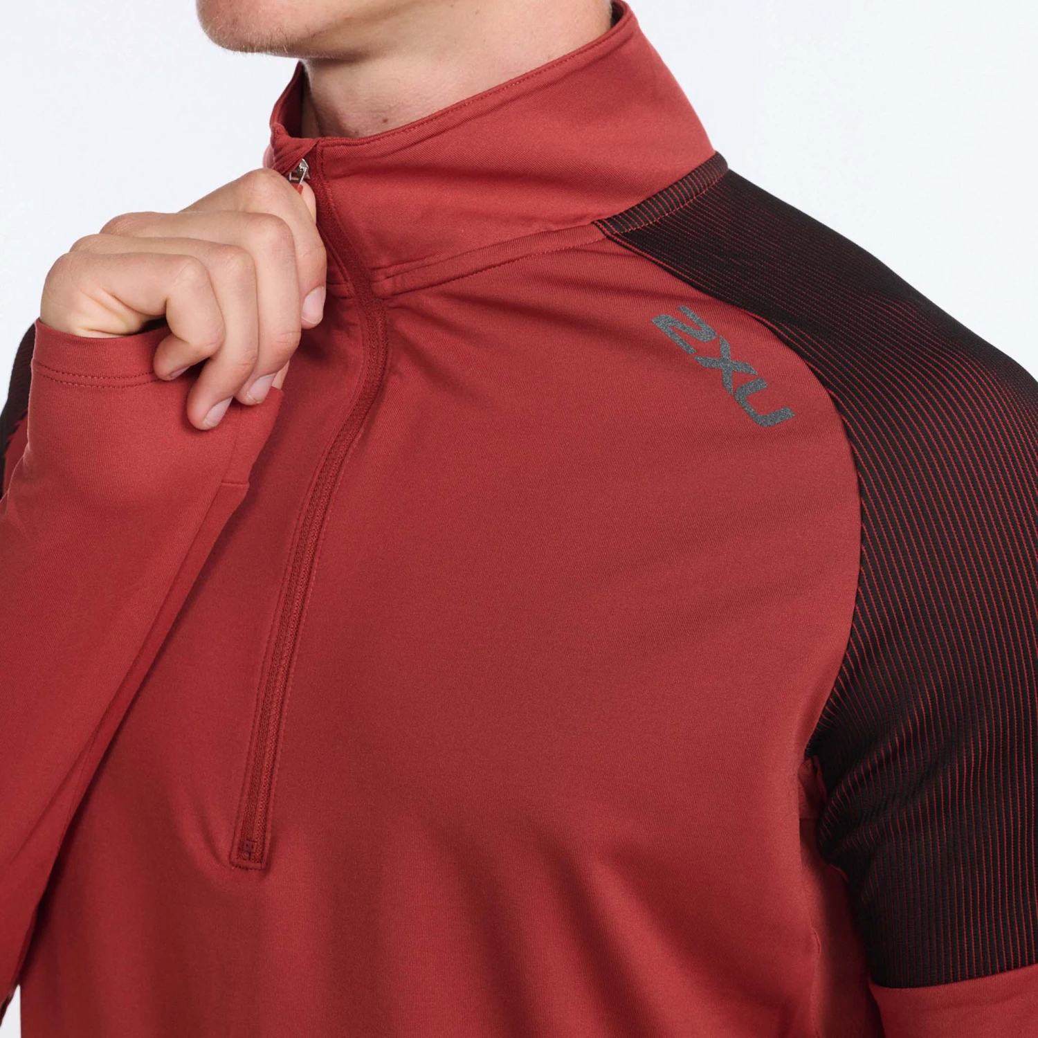 2XU | Men's Light Speed 1/2 Zip - Chilli Oil - Image 3