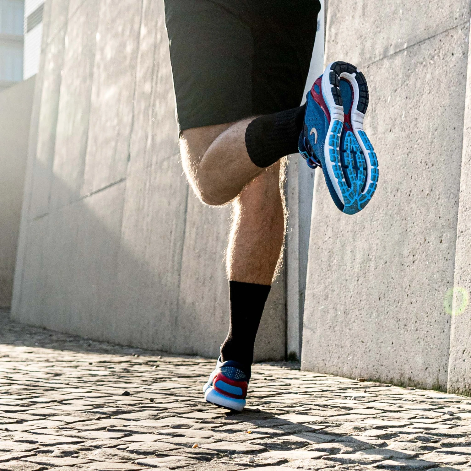 True Motion | Men's U-Tech Aion Running Shoes - Image 3